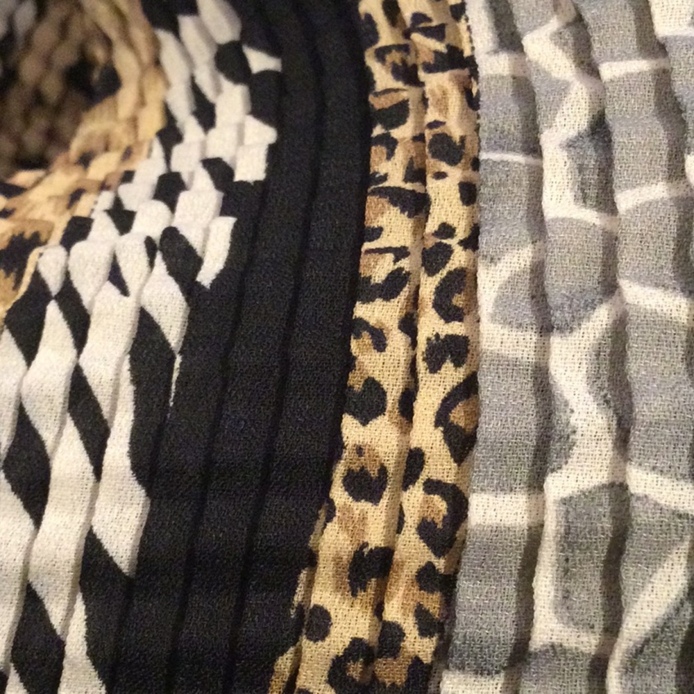 Animal Print Top - Picture 5 of 5